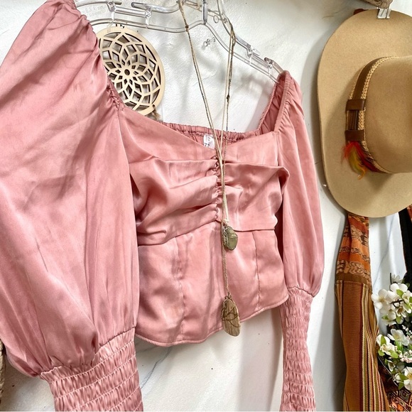 Exaggerated puff sleeves satin boho blouse w shabby chic vacay vibe - Picture 7 of 13